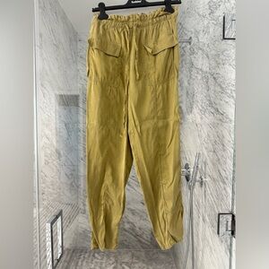 Zara Women's Mustard Cargo Pants
